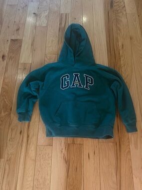 Kids GAP hoodie green size S (6–7) pullover sweatshirt